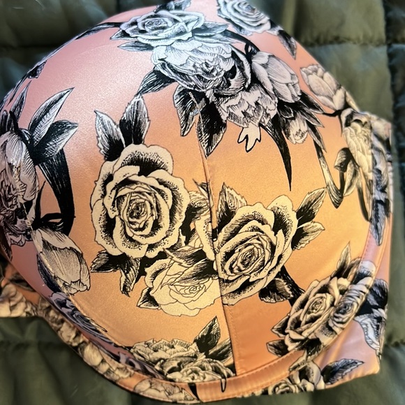 Victoria’s Secret 36 DDD Bra - Picture 3 of 9